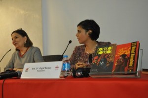 Sra. Martha Bárcena, Embajadora de México en Turquía y la traductora Özgül, Erman, durante la presentación de Moğol Komplosu