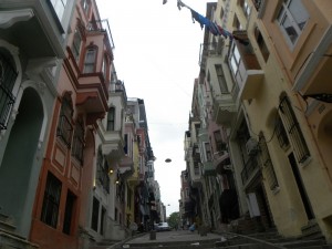 Calle Sarayici (Fotografía Emre Mordeniz) 