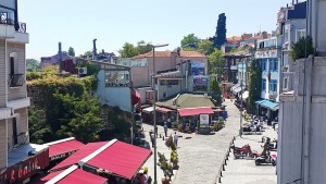 Vista a la plaza de Samatya desde la terraza de Gübilir (Fotografía Serpil Bozkurt)