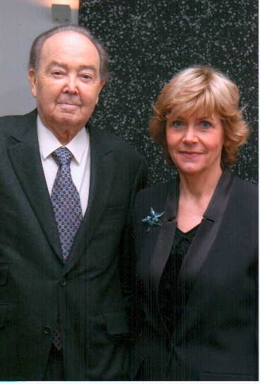 José Vidal-Beneyto con su esposa Cécile Rougier-Vidal en 2006, en la investidura como doctor "honoris causa" por la universidad de Valencia.