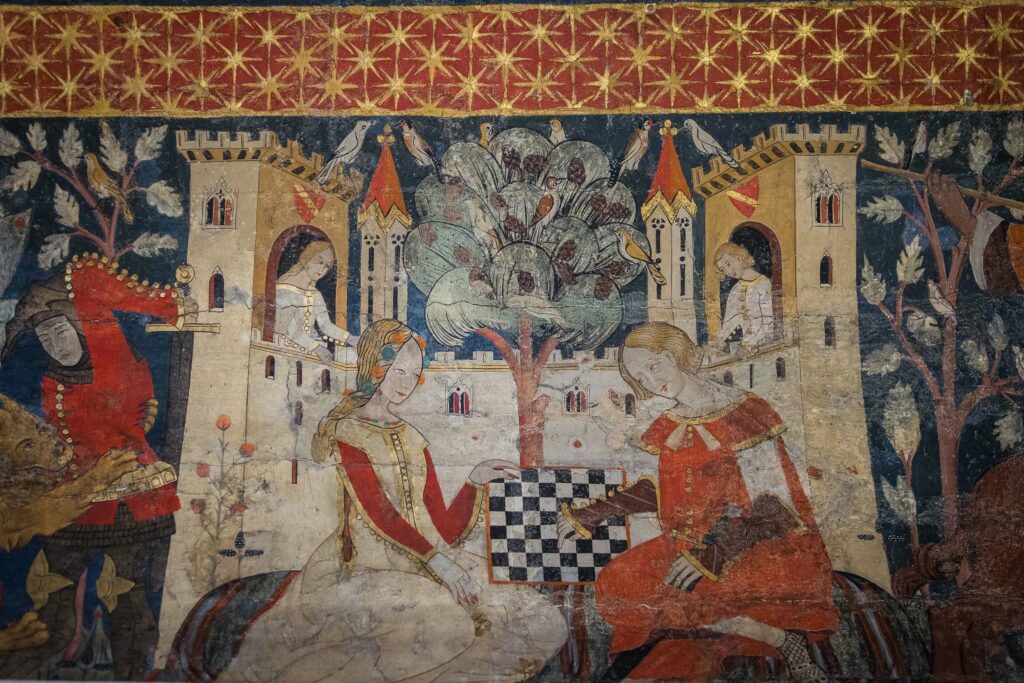 [Fotogafía] Detalle de las pinturas de la Sala de los Reyes o Sala de la Justicia, en el Palacio de los Leones. © Patronato de la Alhambra y Generalife. Foto Lucía Rivas, 2023.